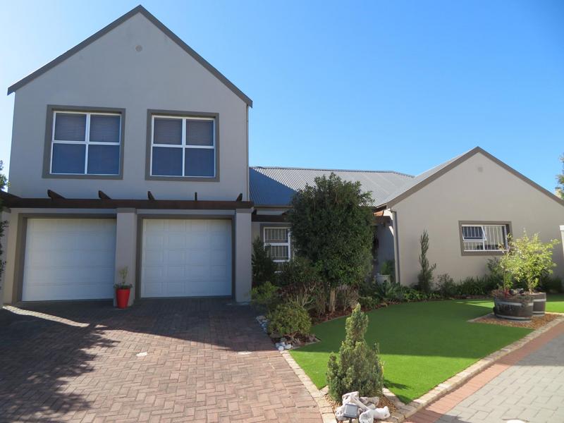 4 Bedroom Property for Sale in Zevenzicht Western Cape